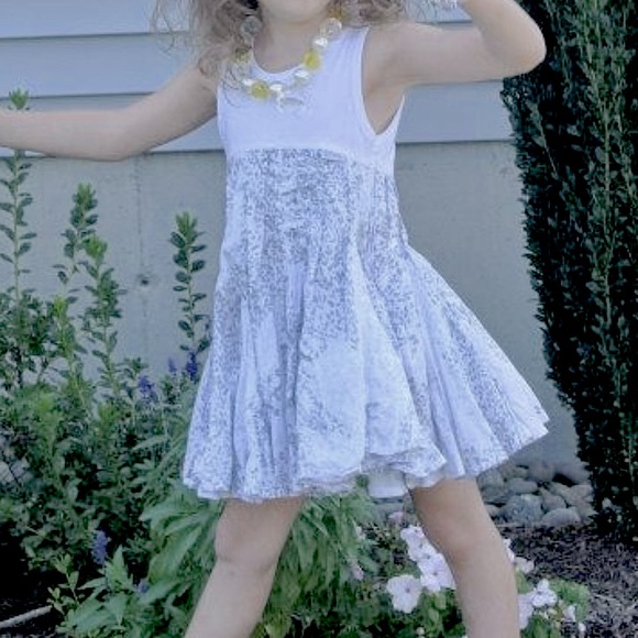 Girls Dutch Jottum Swaret Silver Easter Dress 104 4T Chasing Fireflies - Picture 1 of 4